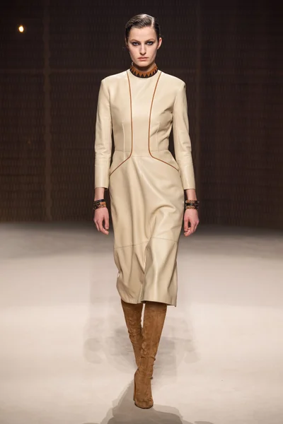 Look 17